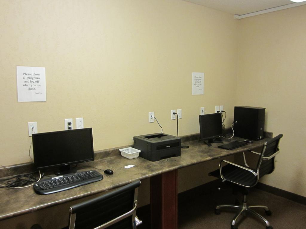 Lakeview Inns & Suites - Fort Nelson Bagian luar foto