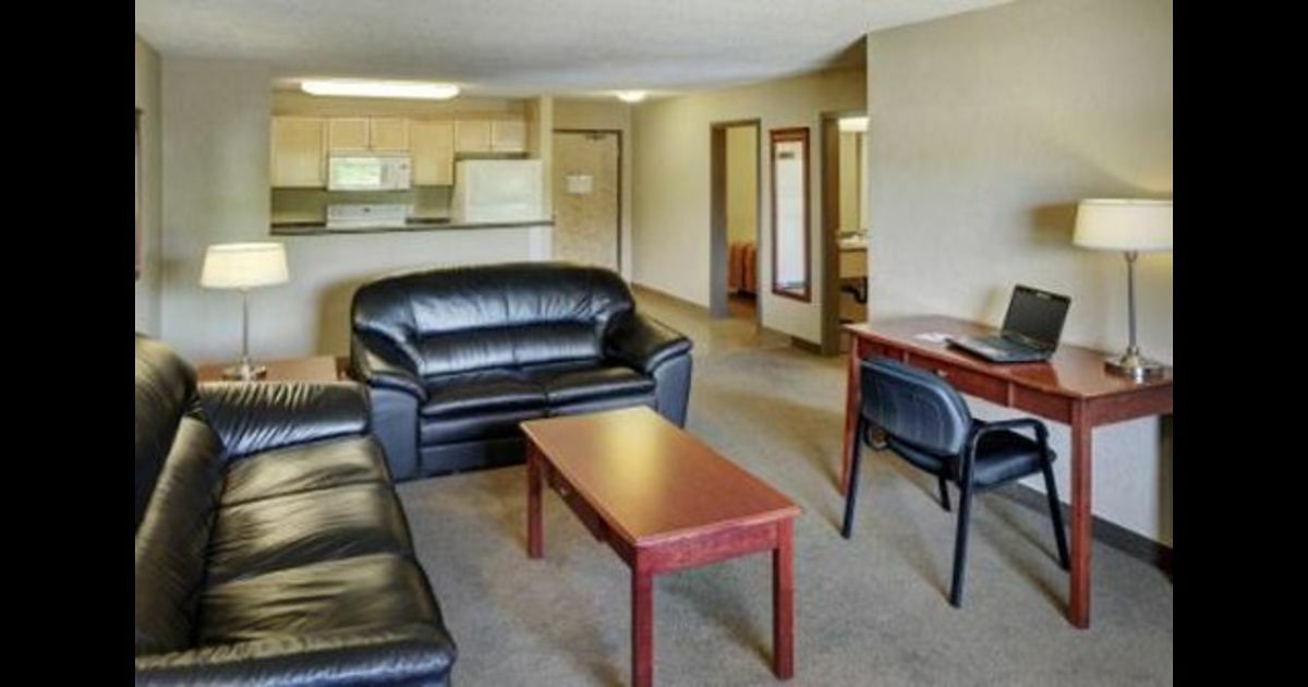 Lakeview Inns & Suites - Fort Nelson Bagian luar foto